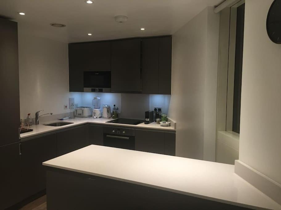 Grand Serviced Apartment***** Croydon Exterior photo